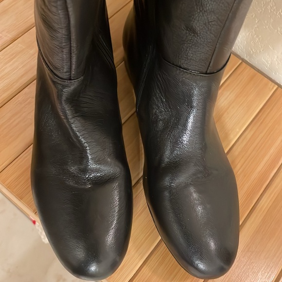 Black Leather Knee-High Boots made by Nine West - Picture 3 of 6